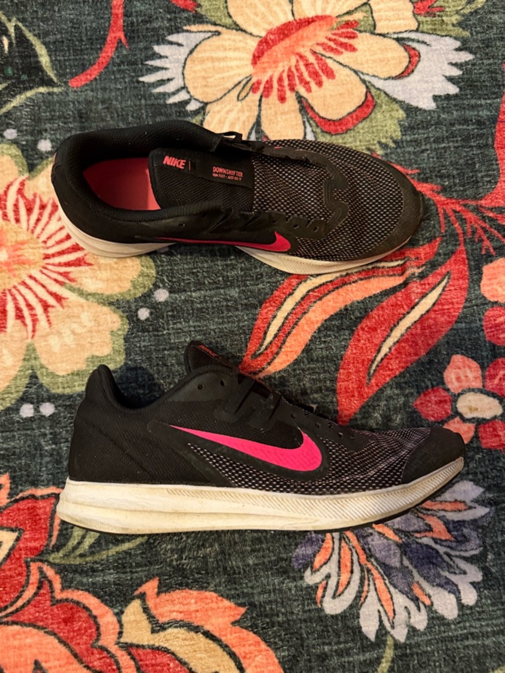 3/$25 ✨ Nike Downshifter Black Pink Running Shoes Youth 5Y